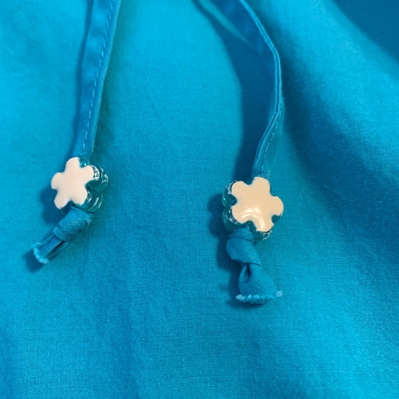 KOI SCRUB TOP - Picture 13 of 14